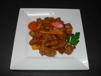 BEEF STEW WITH CARROTS