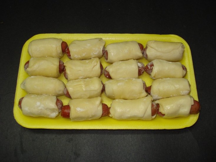 Mini hot dogs in a Blanket - Click Image to Close