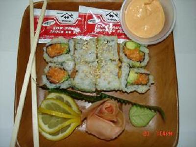 Spicy Salmon Roll - Click Image to Close